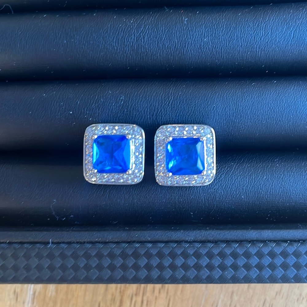 Cufflinks